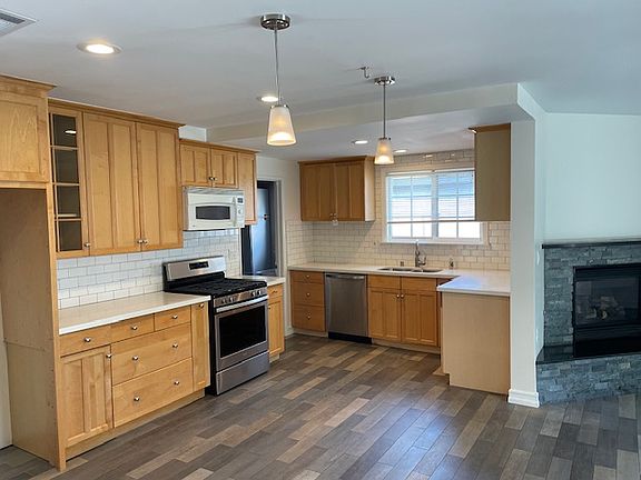 Open kitchen/living room
