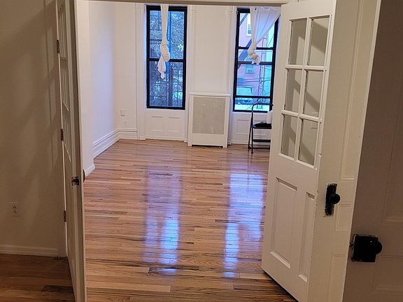 5th image of 447 47th St Floor 2