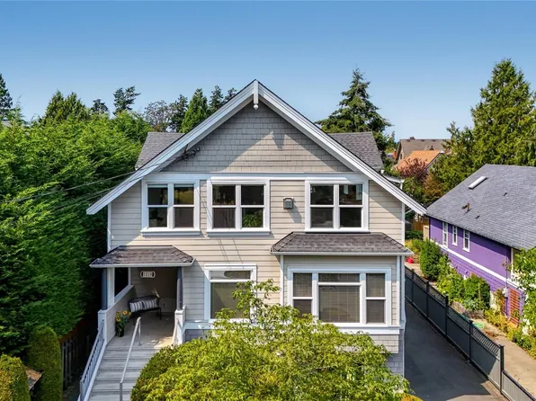 1216 Styles St #D, Victoria, BC V9A 3Z5