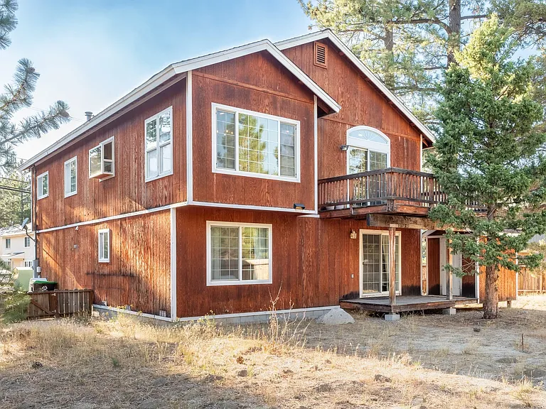 2239 Blitzen Rd — Photo 35