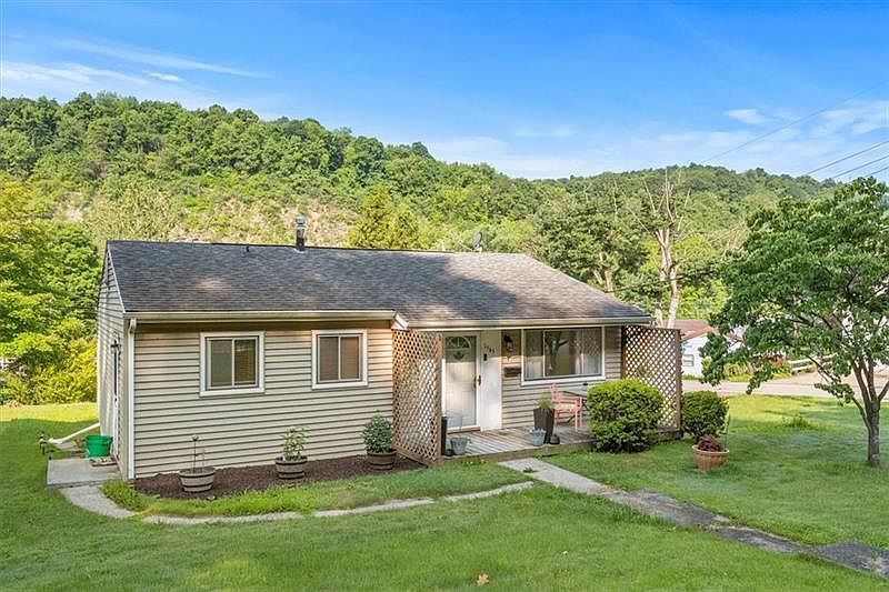 1545 Saxonburg Rd, Natrona Heights, PA 15065 Zillow