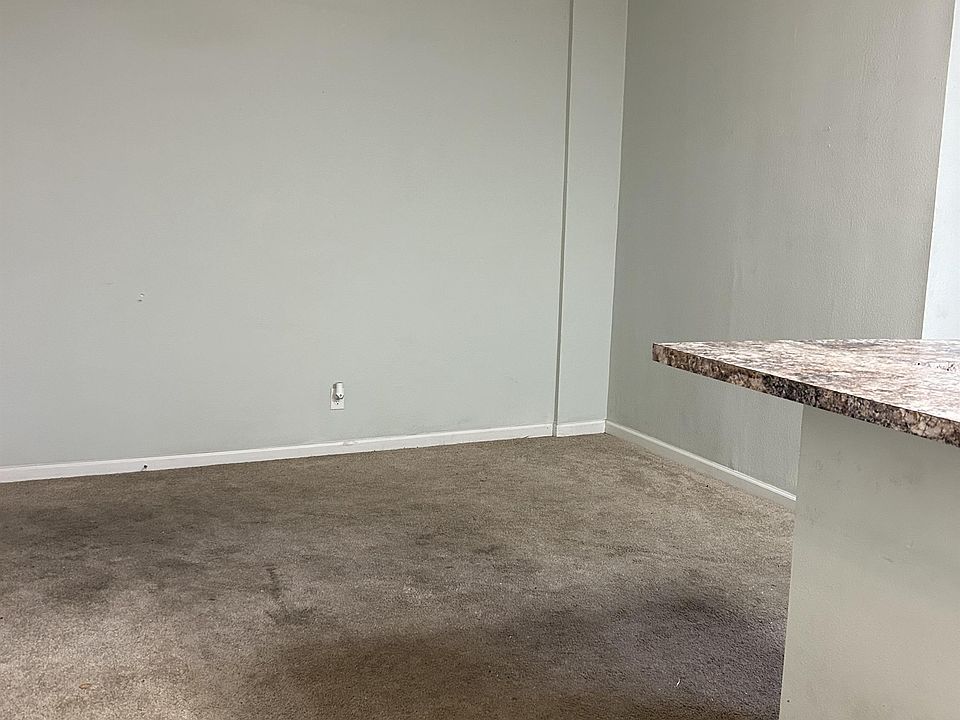 1st image of 130 E San Antonio St #B