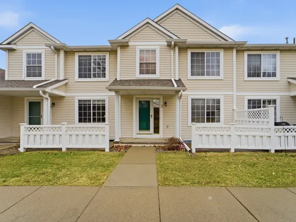 9205 Greenspire Dr Unit 3, West Des Moines, IA 50266