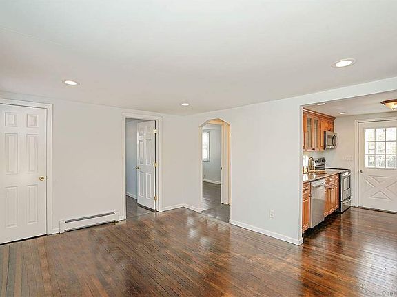 3rd image of 358 Oakwood Ave