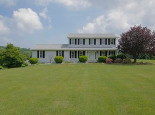 9 Hert Ln, Macungie, PA 18062