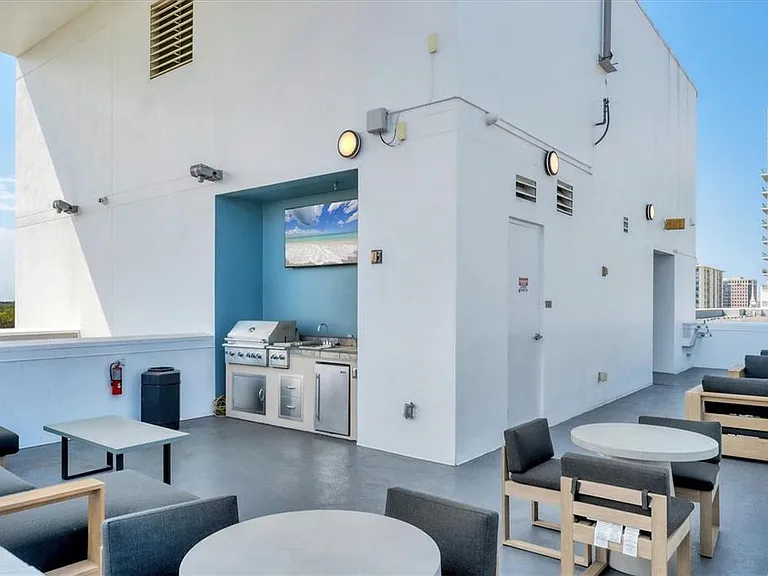 525 E Jackson St #609 — Photo 35