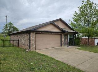 1390 W Red Oak St, Tahlequah, OK 74464