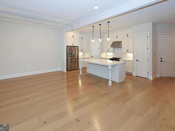 5th image of 1860 Commons Pl NW