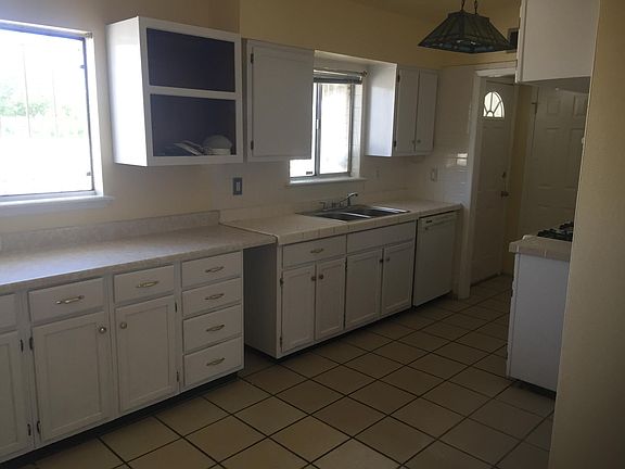 3rd image of 5508 Sarah Anne Ave
