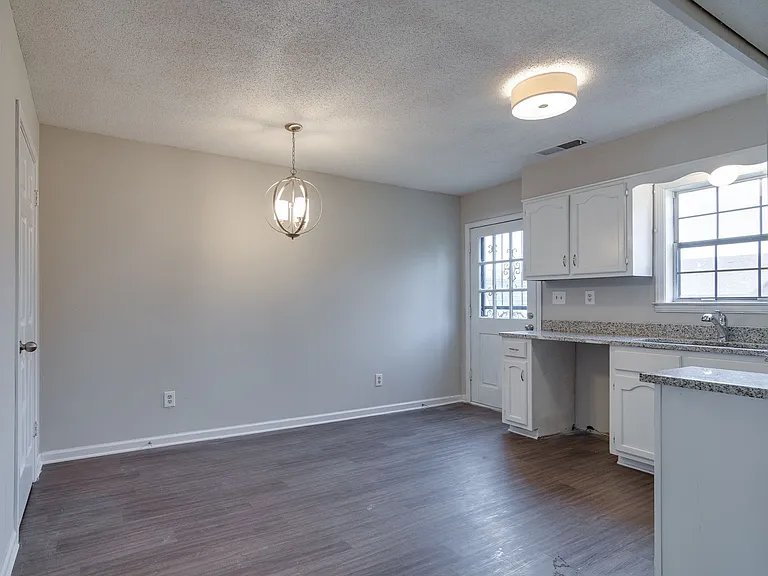 6562 Lake Valley Dr — Photo 1