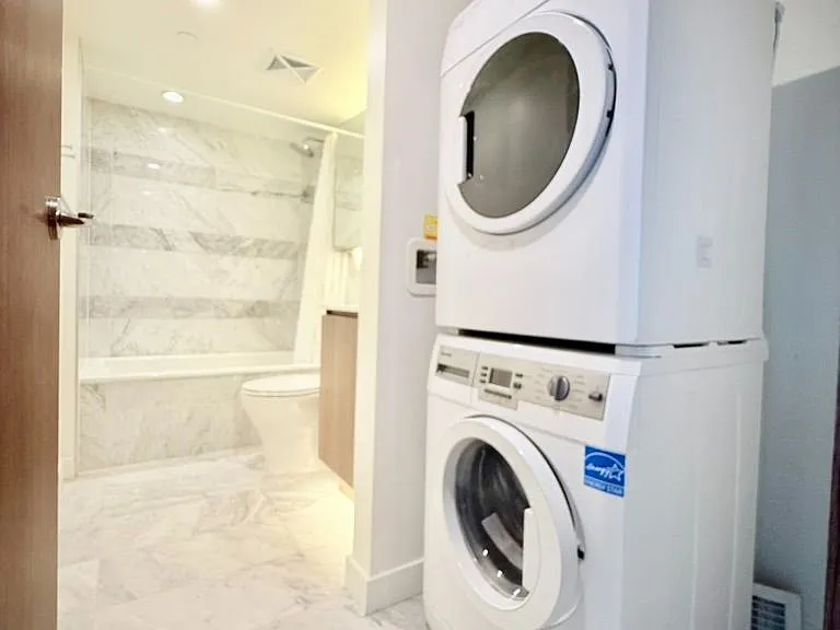 19 Bathurst St #902 — Photo 9