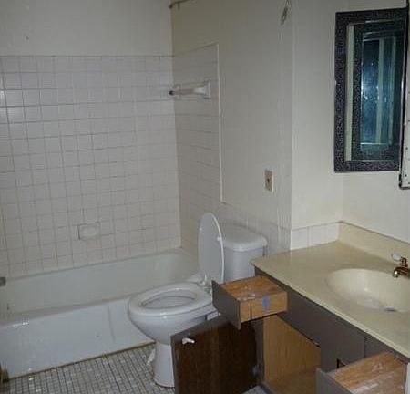 5th image of 1099 Regency Dr