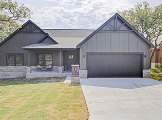 505 Chantilly Ln, Spicewood, TX 78669