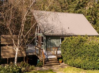 1470 Tunstall Blvd, Bowen Island, BC V0N1G2