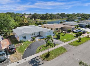 5072 NW 39th St, Lauderdale Lakes, FL 33319