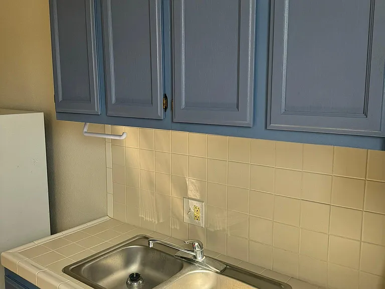 279 N 2nd Ave #9 — Photo 2