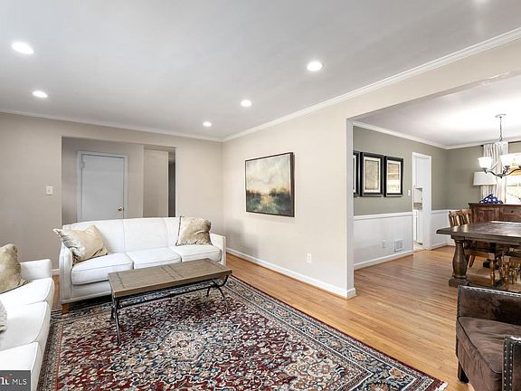 4th image of 1104 Tuckahoe Ln