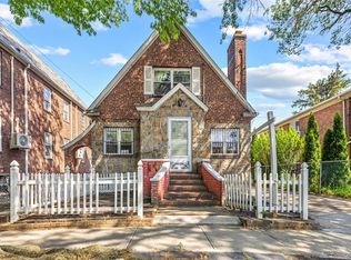 14050 Quince Ave, Flushing, NY 11355
