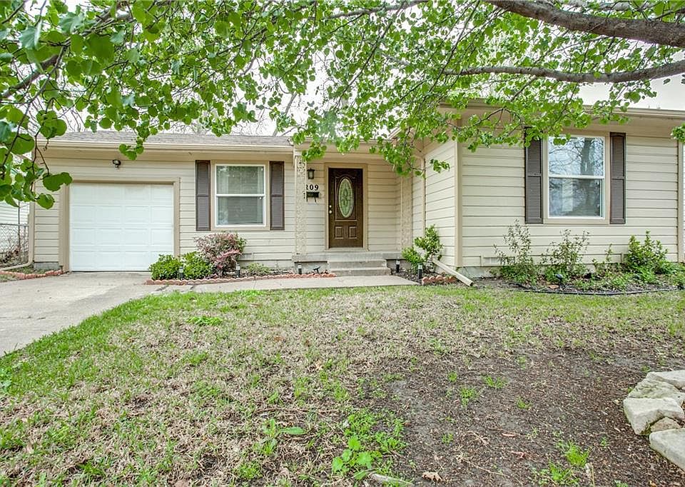 1st image of 209 E Daugherty Dr