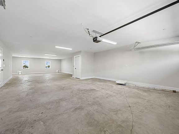 4th image of 23 N 2nd St