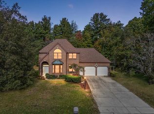 2065 Woodlark Dr, Holland, MI 49424