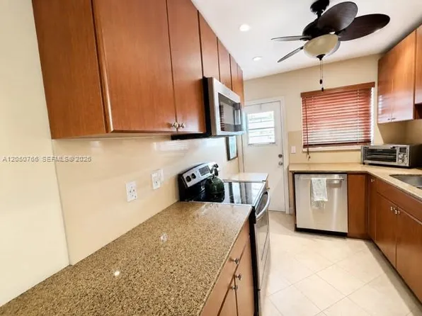 3600 Harrison St APT 16B, Hollywood, FL 33021