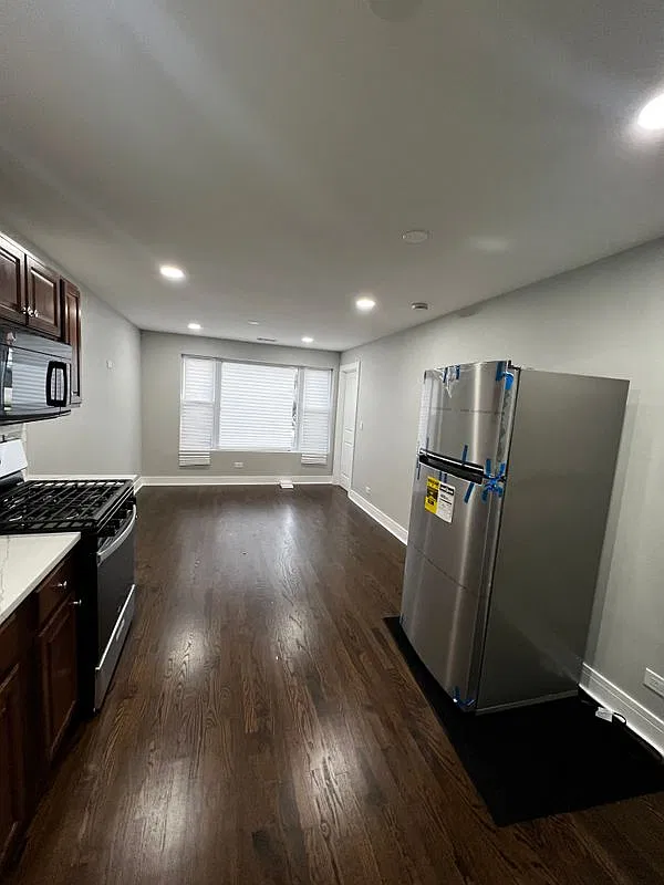 2 bed, 1.0 bath, 650 sqft, $1,200 — Photo 1