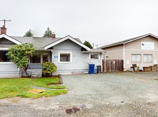 324 N Oak St, Burlington, WA