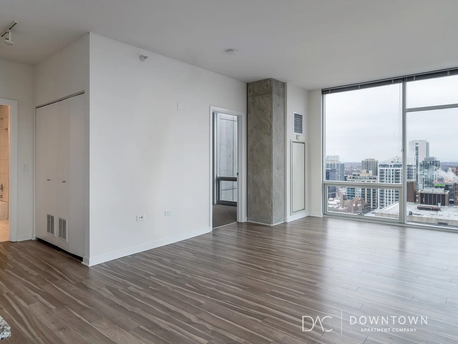 1 bed, 761 sqft, $2,819 — Photo 4