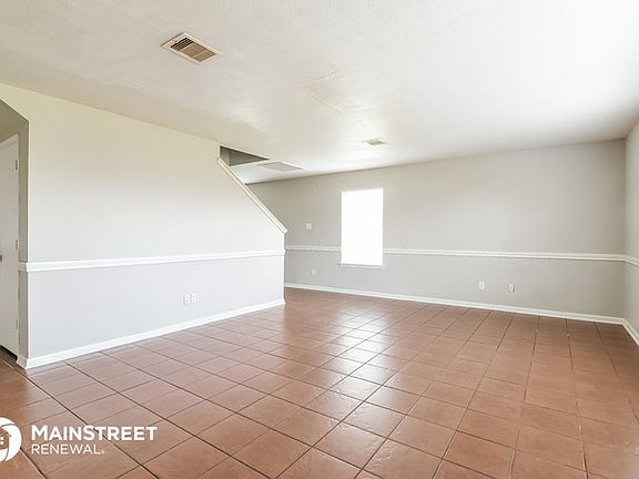 3rd image of 7610 Hillsdale Park Ct