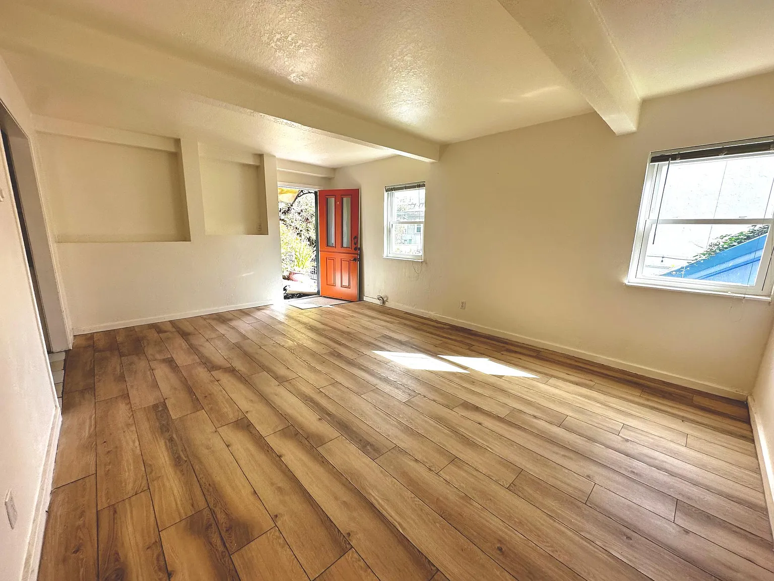 3317 Grand Ave — Photo 2