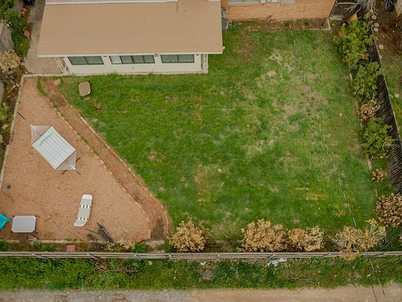 4th image of 1613 W 23rd St