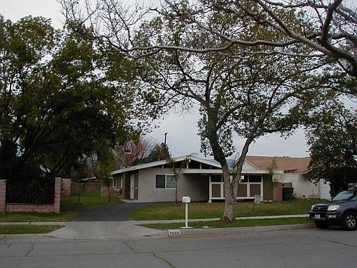 5th image of 2606 Poplar St