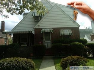 26510 83rd Ave, Glen Oaks, NY 11004