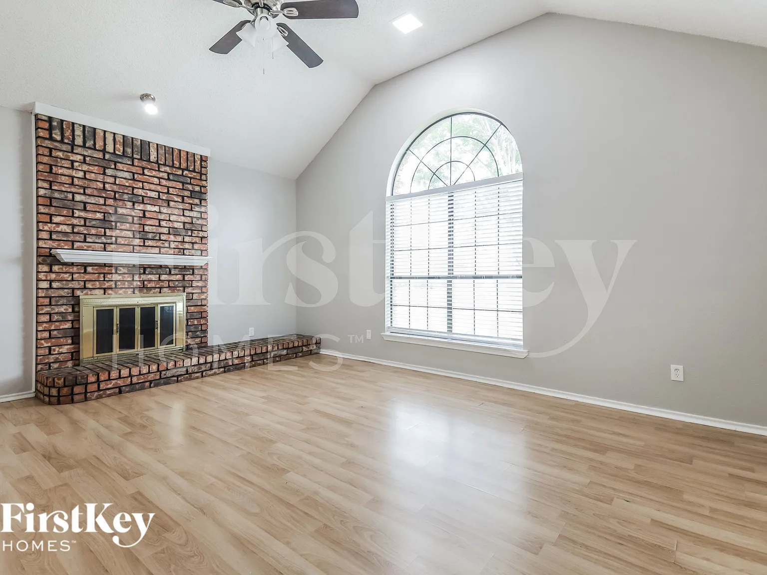 2 bed, 1.0 bath, 1000 sqft, $2,000 — Photo 3