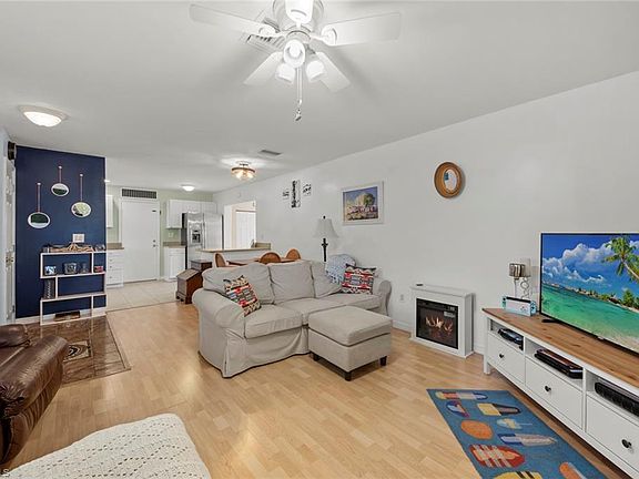 5th image of 884 Cardinal St