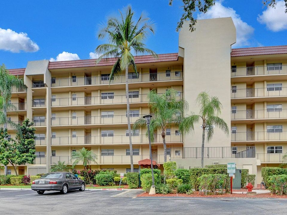 1st image of 3810 Via Poinciana APT 101
