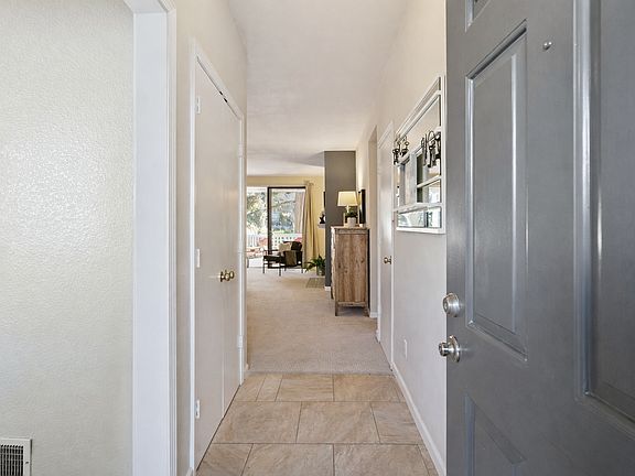 3rd image of 2677 Oak Rd APT 108