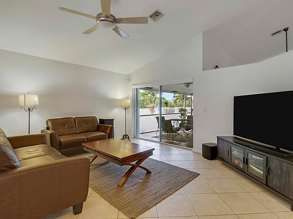 3rd image of 7160 Brickyard Circle