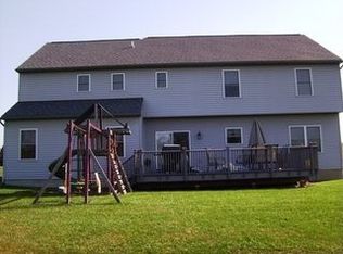 403 Harmony Ln, Douglassville, PA 19518