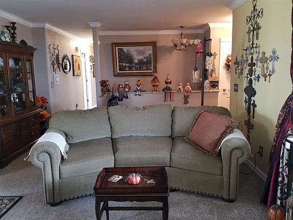 3rd image of 2043 N B St