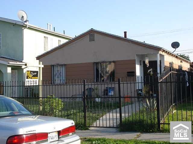 1st image of 1106 E 113th St