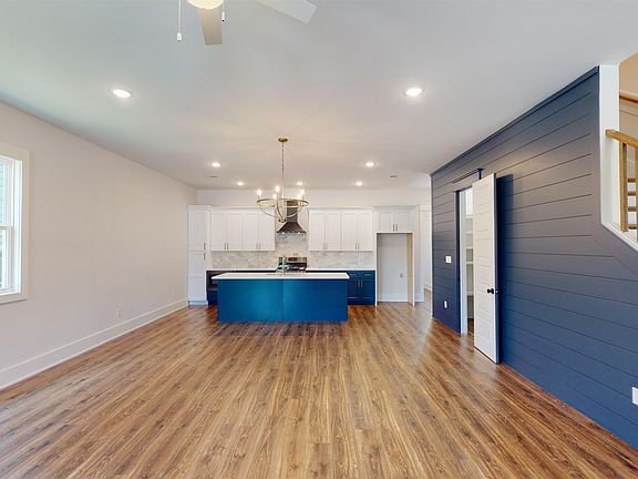 4th image of 234 McCowat St