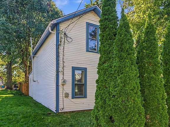 4th image of 1017 Hunter Ave