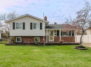 466 Waterbury Dr, Eastlake, OH