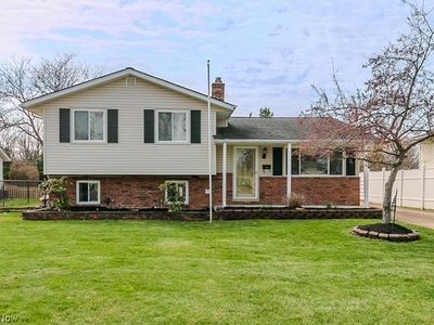 466 Waterbury Dr, Eastlake, OH, 44095