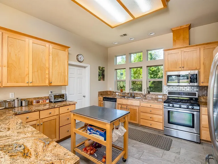 30003 N Vail Rd — Photo 4