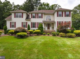 2 Reagan Ln, Robbinsville, NJ 08691