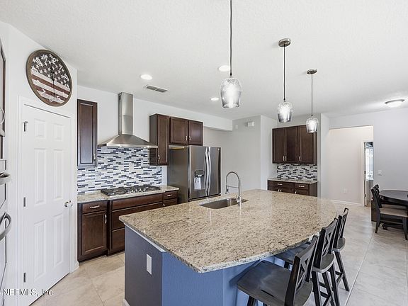 2nd image of 255 WILLOW LAKE Drive