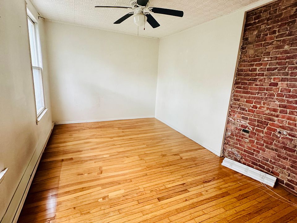 2nd image of 364 3rd St Floor 2